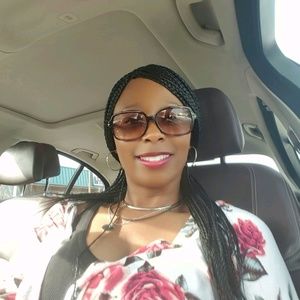 Meet your Posher, Alecia
